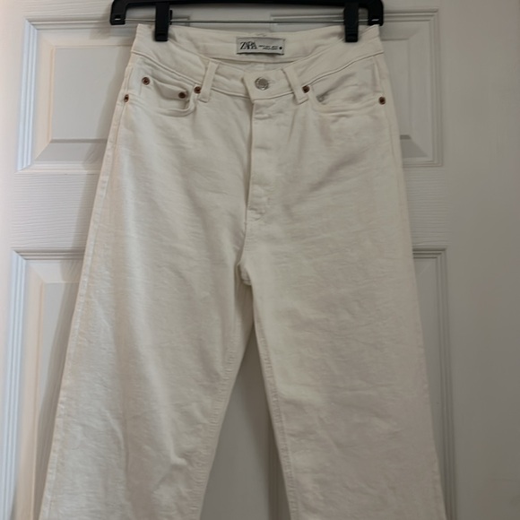 Zara white high rise flared jeans Sz 2 - Picture 2 of 9